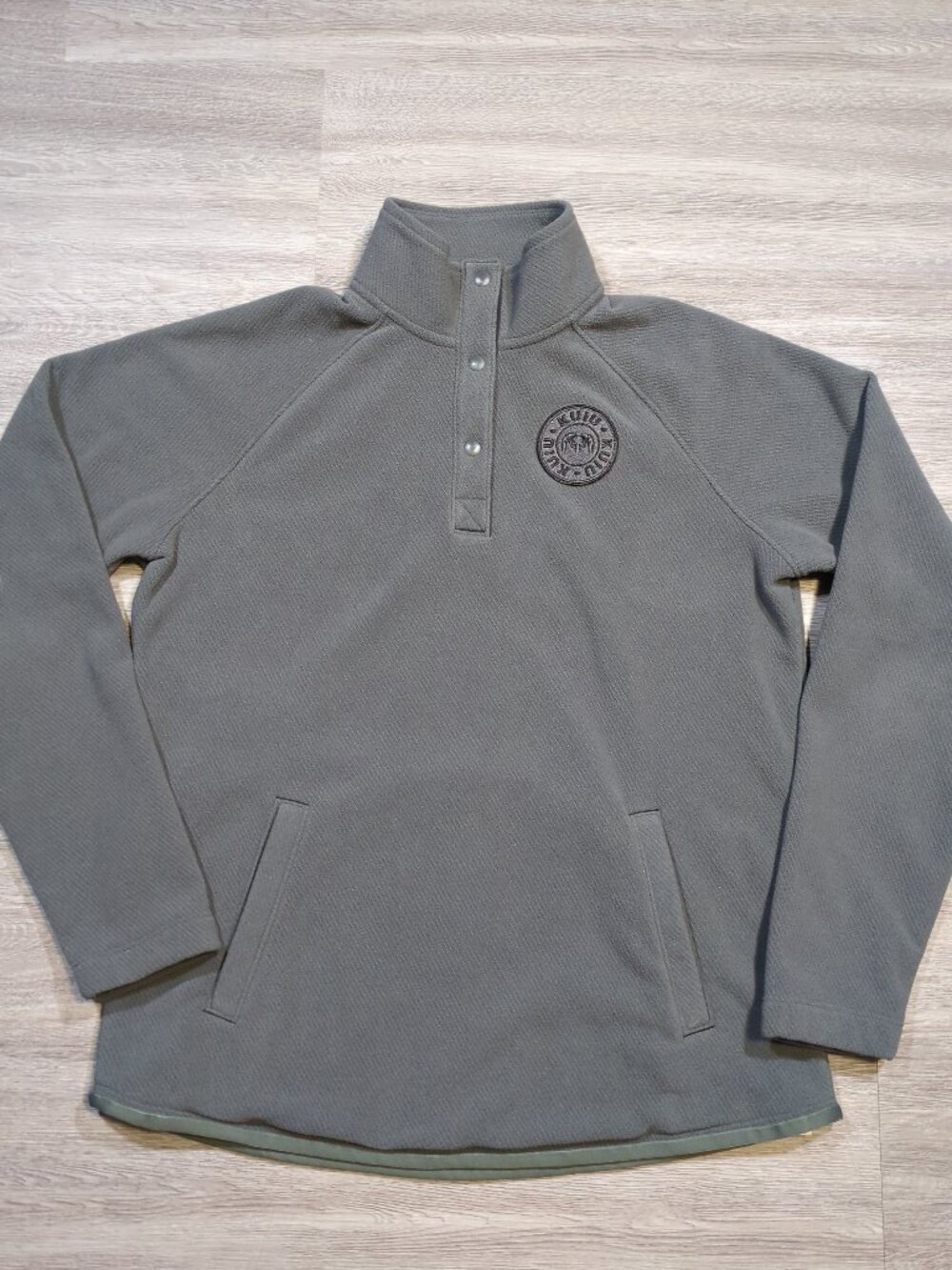 KUIU Women's Medium Cascade Twill Fleece Pullover Snap Button Grey Hiking